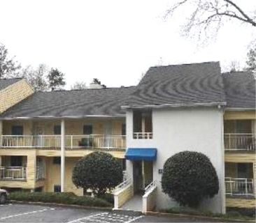 704 Northlake Drive 7D
