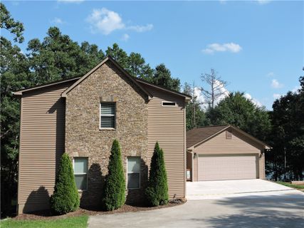376 E Lakeshore Drive sold home in Northeast Shores, Fair Play, SC