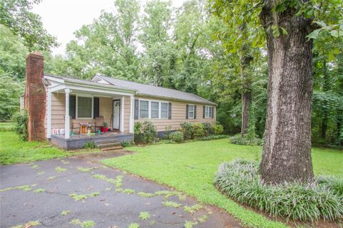 915 Chester Circle