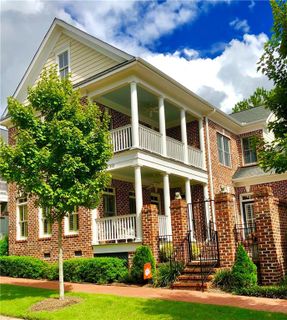 313 Village Walk Lane