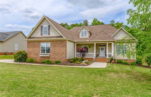 121 Prestwick Drive