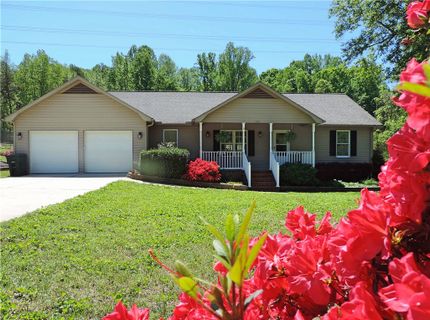 302 Maple Avenue sold home in Northwoods, Seneca, SC