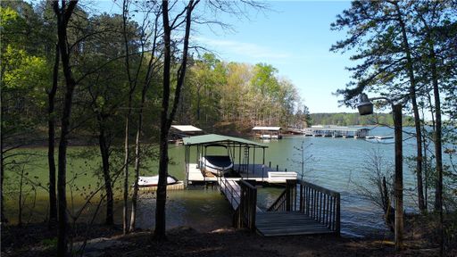 176 Bay Drive