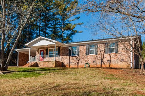 112 Arrowood Circle