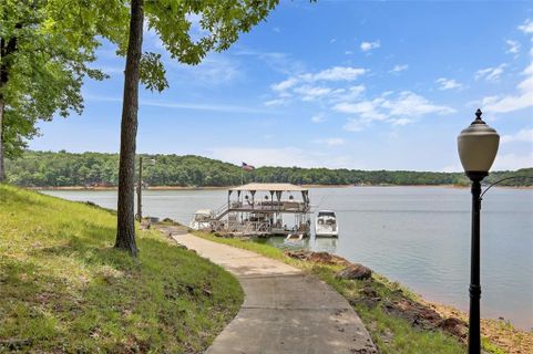 300 Royal Oaks Drive