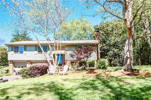 407 E Sunsetstrip Drive