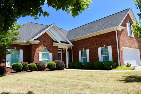 148 Camelot Drive sold home in The Crossing, Seneca, SC