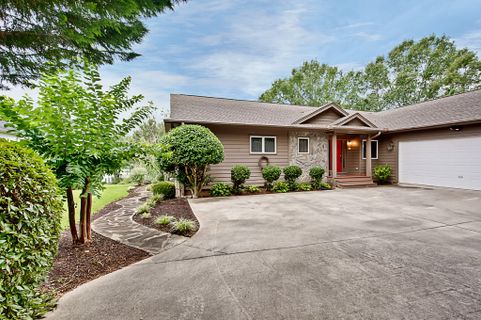 206 Sunset Ridge Drive sold home in Sunset Bay, Seneca, SC