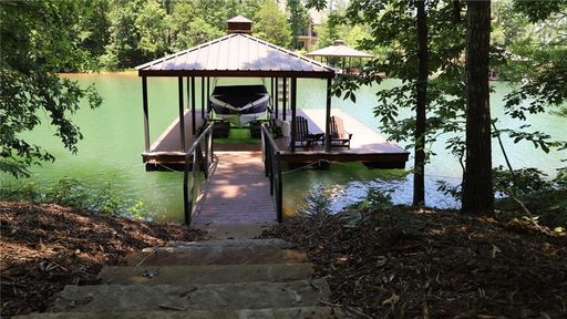 Lot 12 The Oaks At Lake Keowee 5006 Stone Cove Ct sold home in The Oaks At Lake Keowee, Seneca, SC