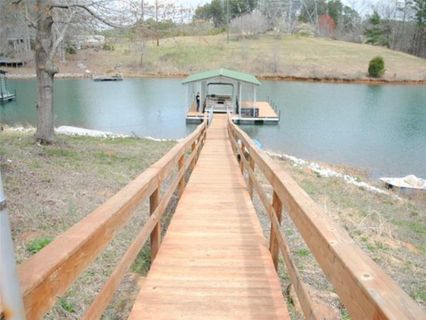 104 Belle Oaks Court sold home in Highland Lake Keowee, Six Mile, SC