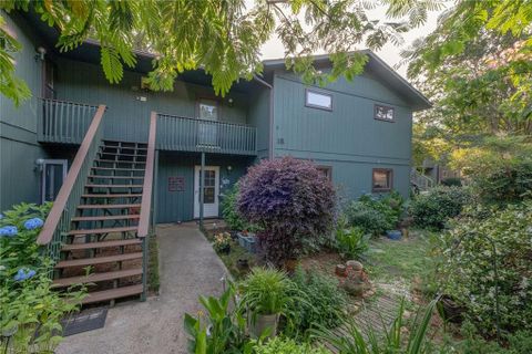 18 Hartwell Villas D