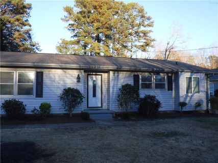 1013 S Greenwich Drive