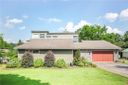 1606 Keowee Lakeshore Drive sold home in Seneca, SC