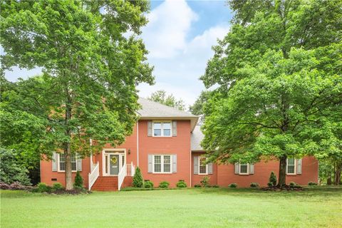 305 Oakmont Drive