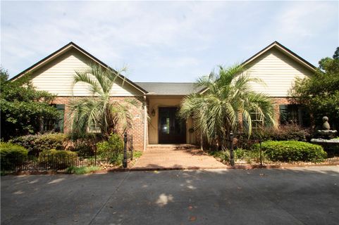 410 Woodridge Drive