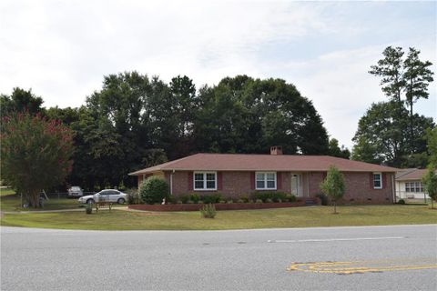 401 Centerville Road