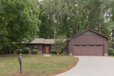 11 Huntley Castle Court
