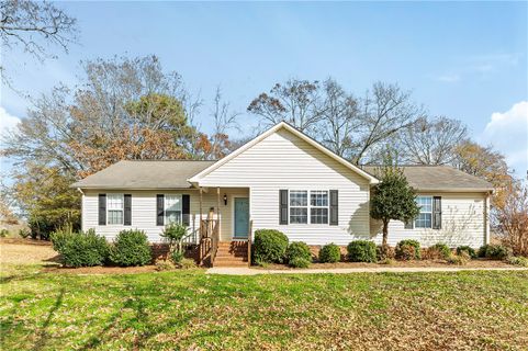 107 Shoalview Drive