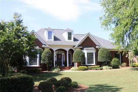 102 Knollwood Drive