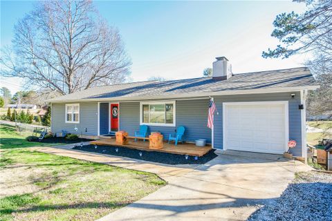 654 N Poplar Street sold home in Edgewood Estate, Walhalla, SC