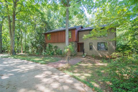 3009 Barefoot Trail