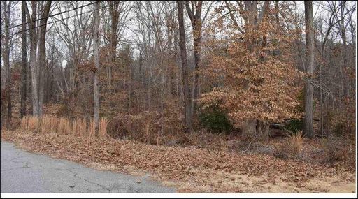 911 Moorehead Drive