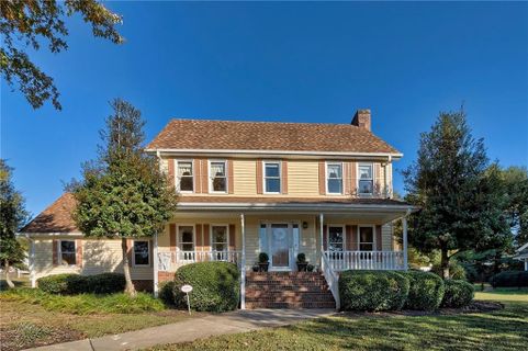 102 Huntington Court