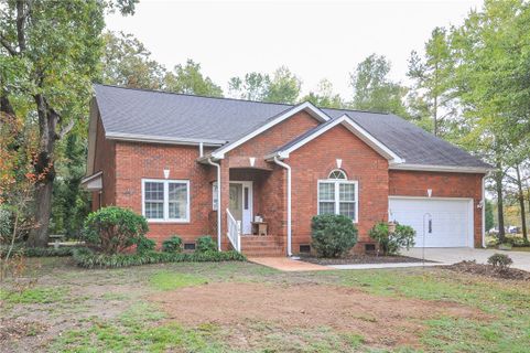 102 Johnson Street sold home in Woodbine Height, Iva, SC
