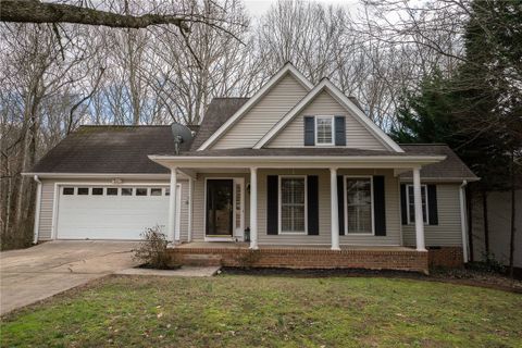 114 Grand Oak Circle