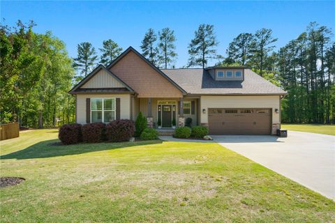 204 Pineknoll Circle