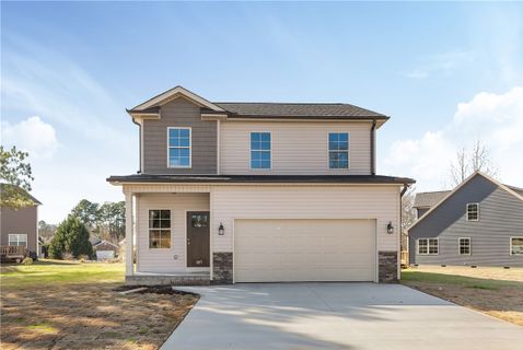 207 Ashwood Lane