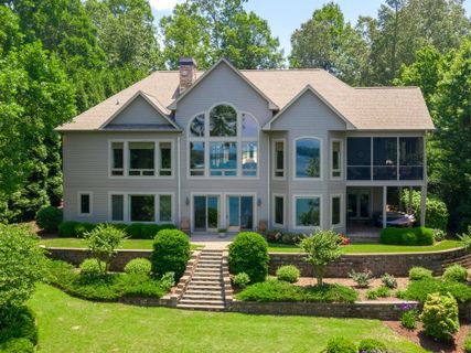 226 S Summit Drive