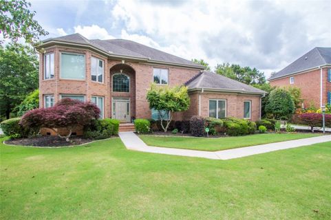 110 Knollwood Drive