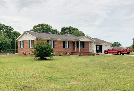 104 Carson Drive sold home in Camelot, Starr, SC