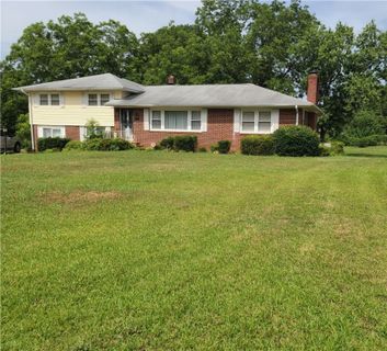 908 Plantation Road