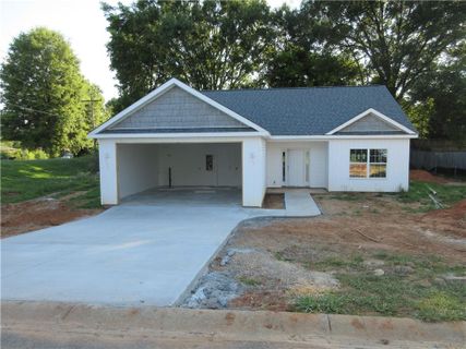 101 Ashwood Lane