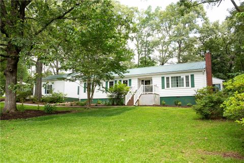 104 N Lovingood Avenue sold home in Northside Heights, Walhalla, SC