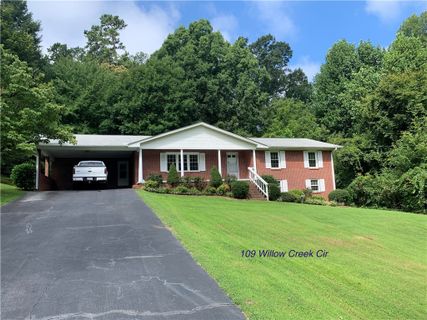 109 Willow Creek Circle sold home in Northwoods, Seneca, SC