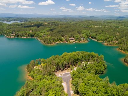 224 Squirrel Point