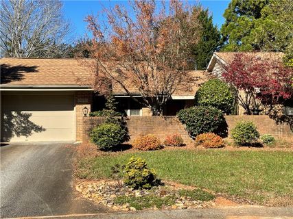 1021 Keystone Lane