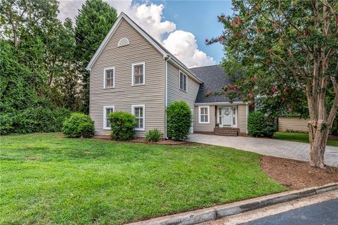 135 Forest Lake Drive