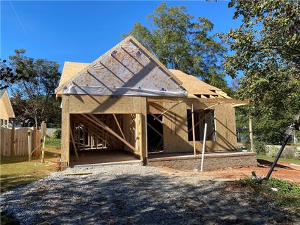 215 Plantation Drive sold home in Magnolia Pointe, Pendleton, SC