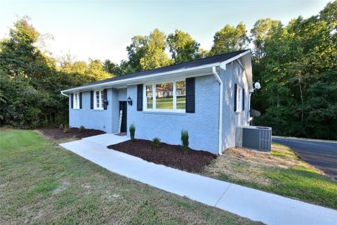 1004 Fairfield Drive sold home in Woodburn, Seneca, SC