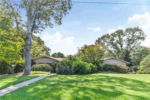 2920 N Bayshore Drive