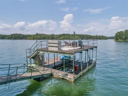 319 Lakeview Drive