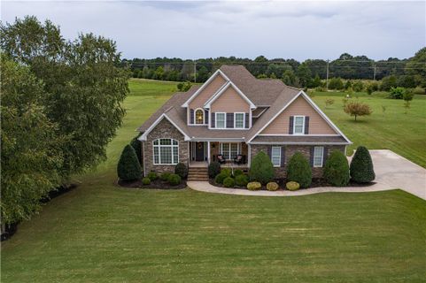 16 Ione Circle