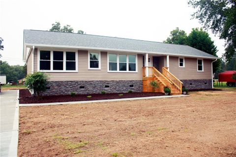 409 Edgewood Drive sold home in Ponderosa Heights, Belton, SC