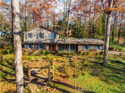 330 Woodland Way