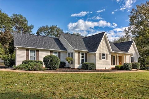 501 Lia Way
