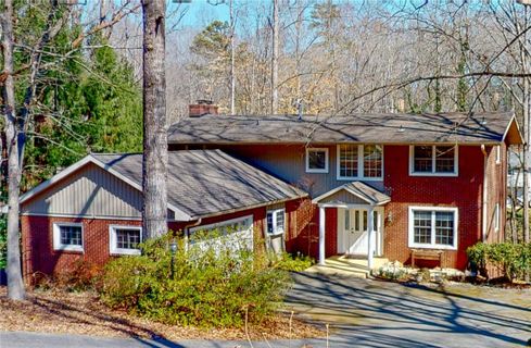 303 Woodland Way